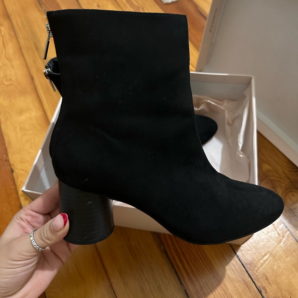 Black suede BOOTIES, MCKAYLA, BLACK. sz 8 women’s